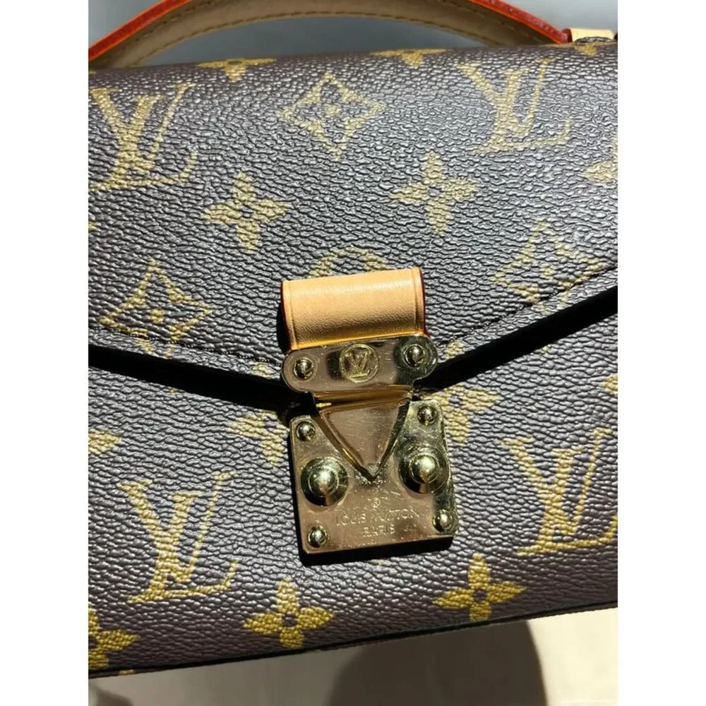 Louis Vuitton Women Pre-Loved Bag Very Good Condition